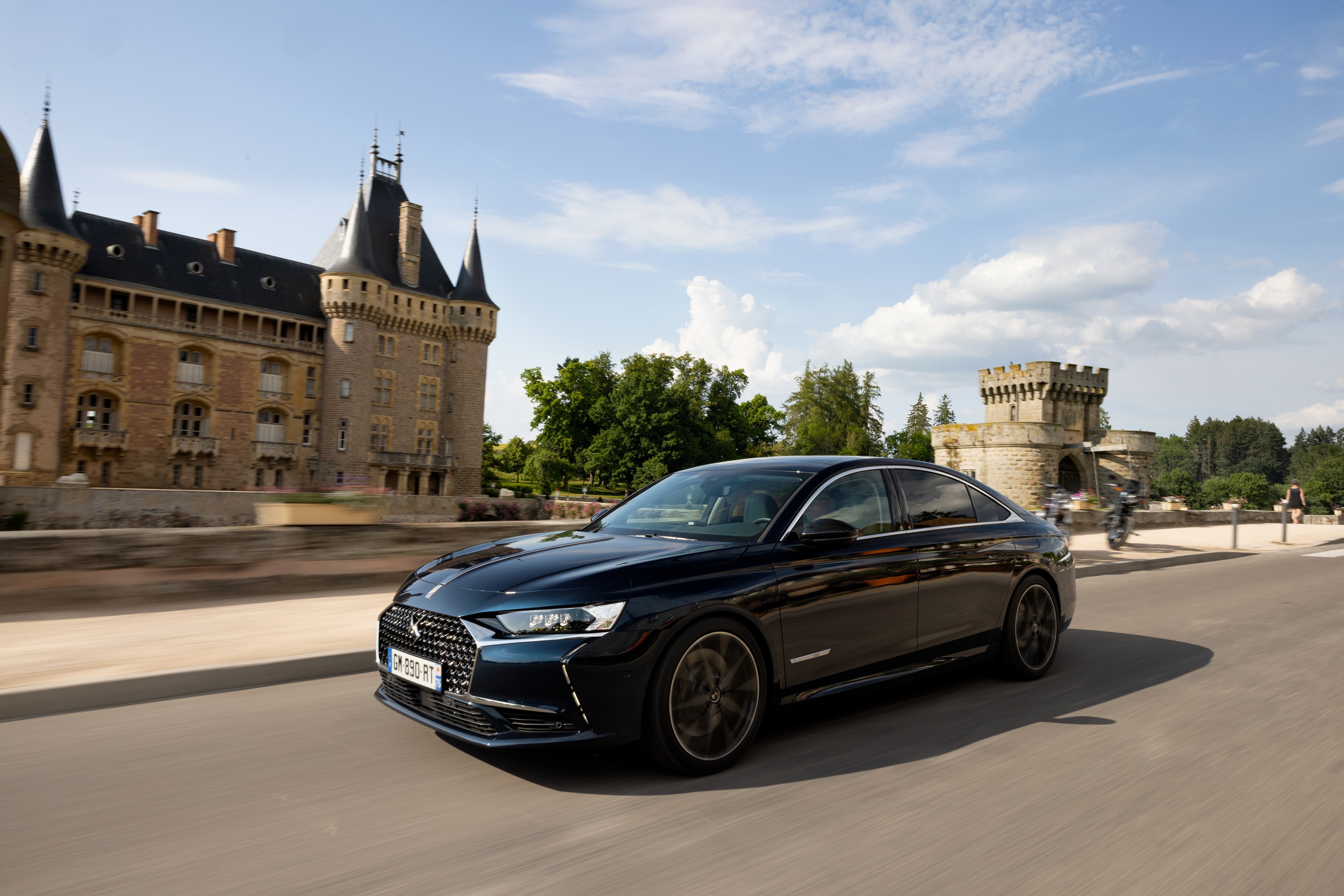 DETAILBLICK NEUER DS 9 ETENSE EXKLUSIVE OBERKLASSELIMOUSINE AB 58.